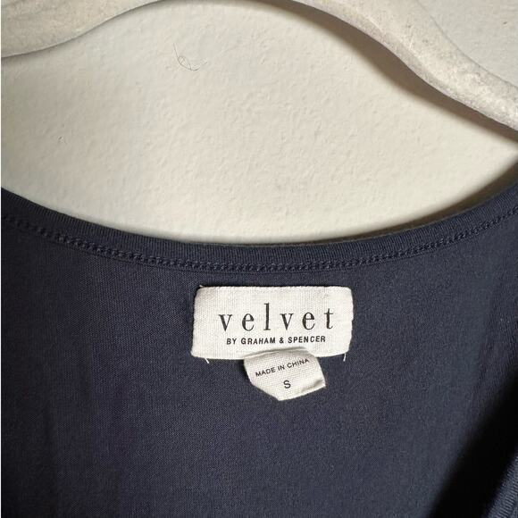 Velvet by Graham & Spencer Blue Short Sleeve Cold-Shoulder Blouse Women's Small - Picture 3 of 7